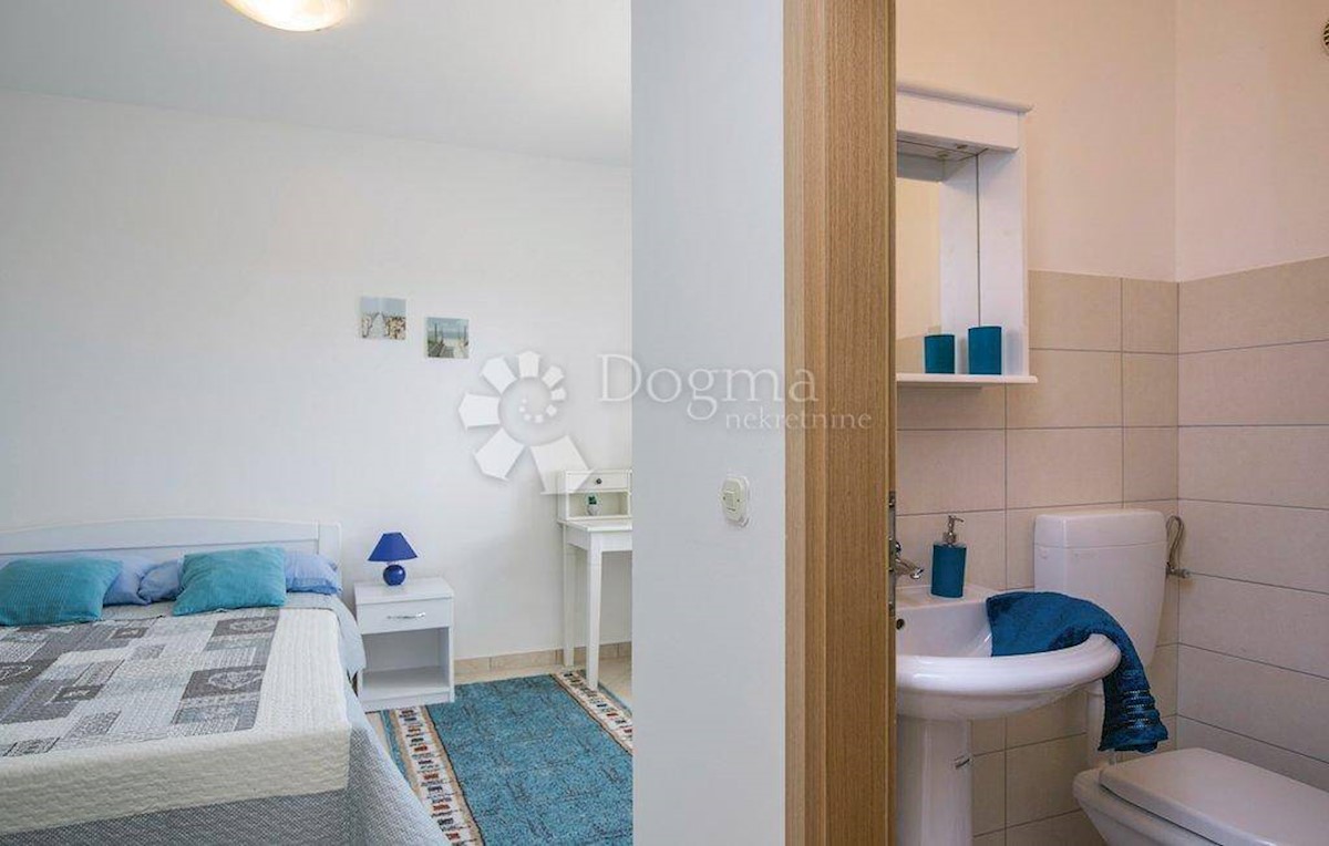 Casa Ravni, Raša, 181m2