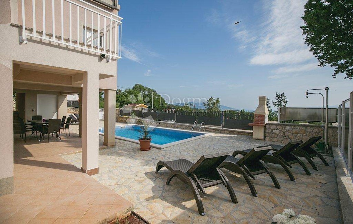 Casa Ravni, Raša, 181m2