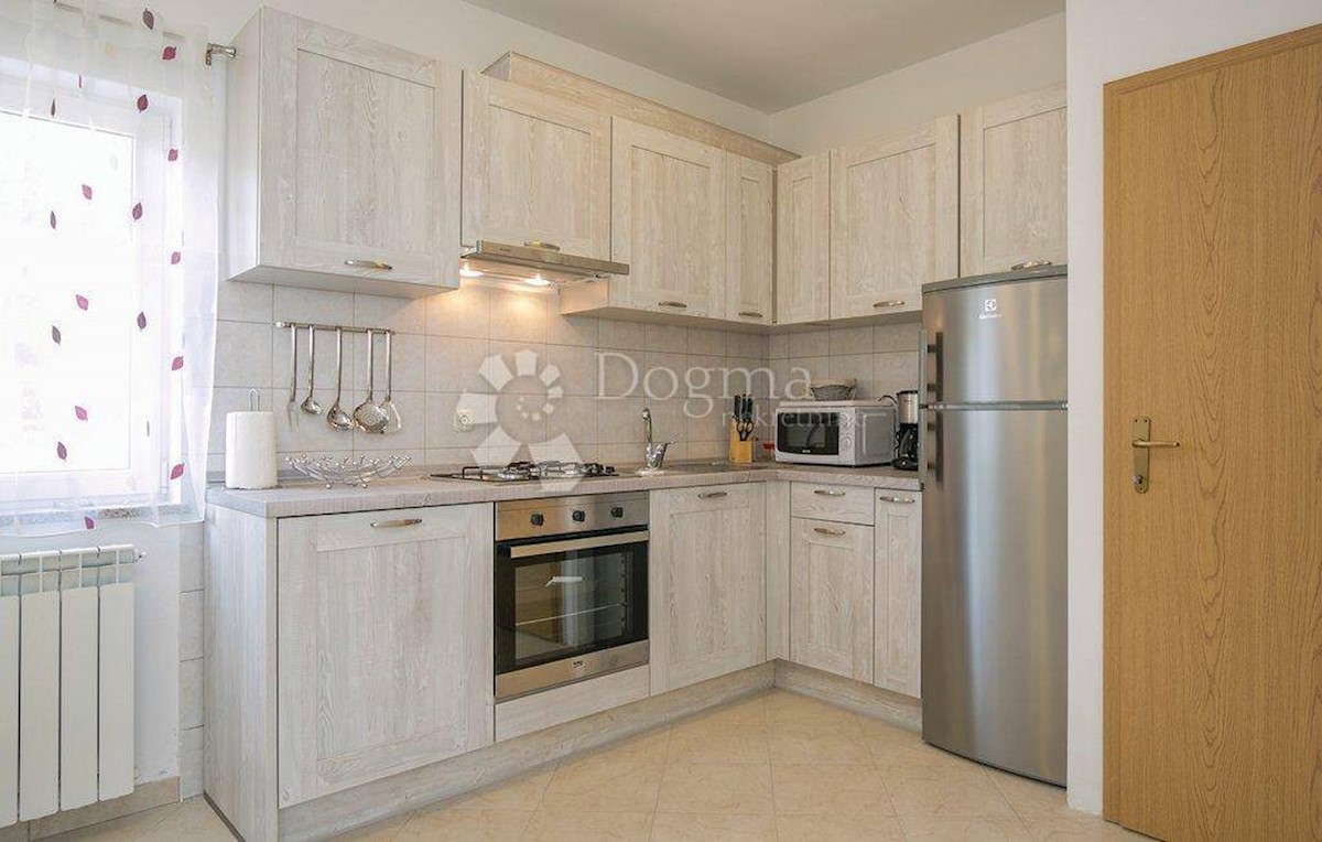 Casa Ravni, Raša, 181m2