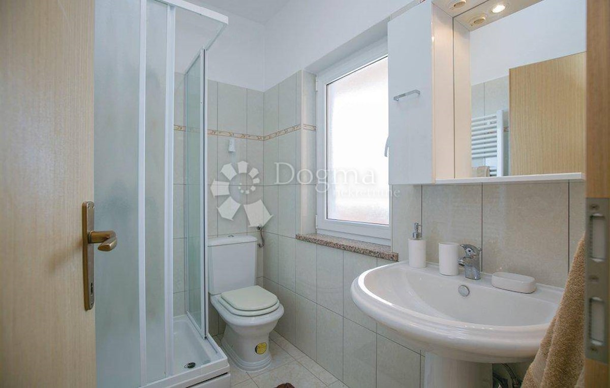 Casa Ravni, Raša, 181m2