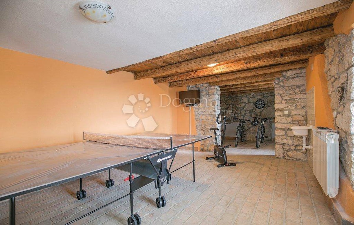 Casa Ravni, Raša, 181m2