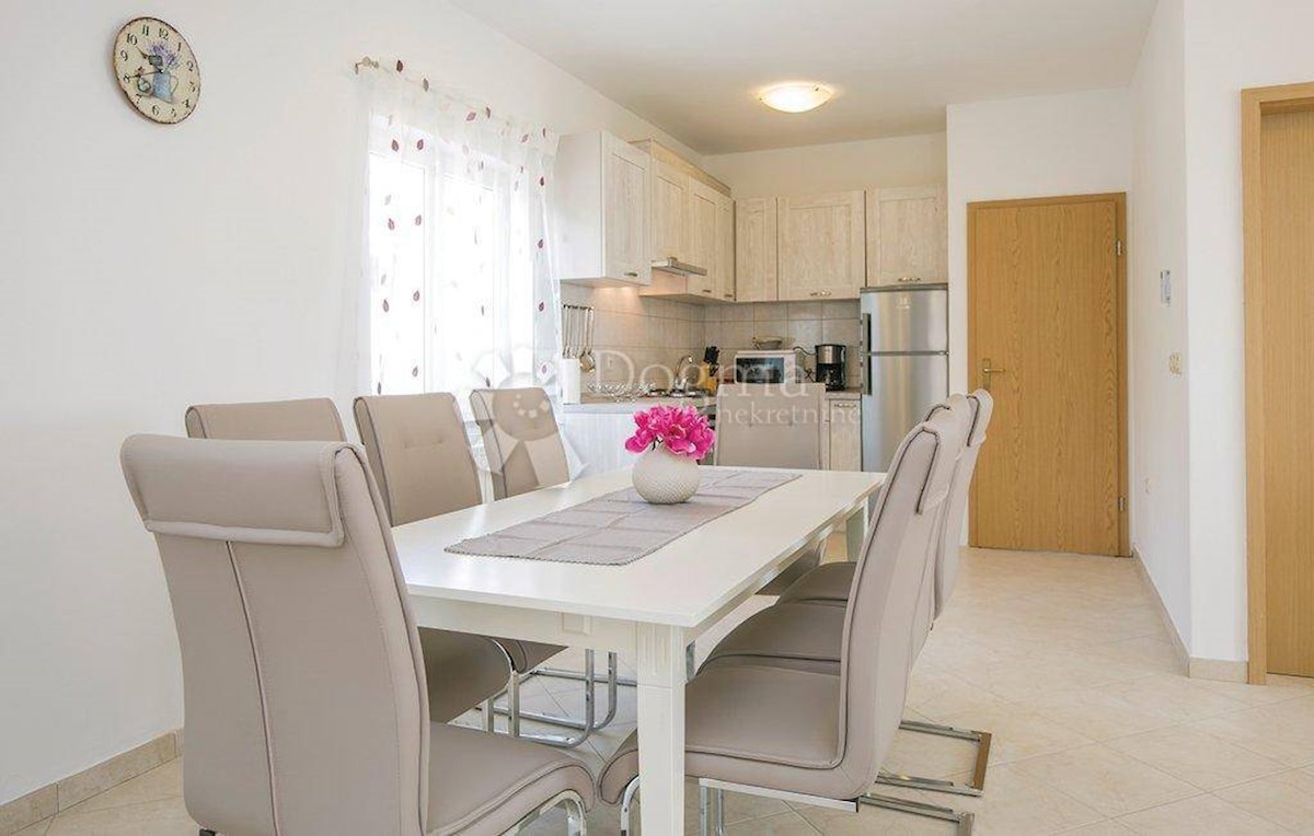 Casa Ravni, Raša, 181m2