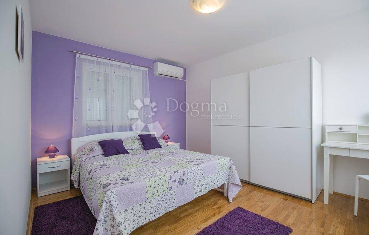 Casa Ravni, Raša, 181m2