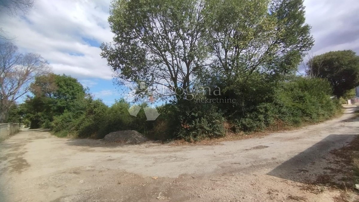 Terreno Monteserpo - Komunal, Pula, 1.367m2