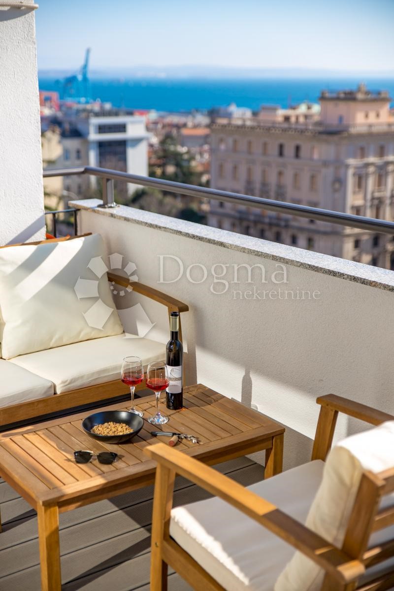 Allogio Centar, Rijeka, 64m2