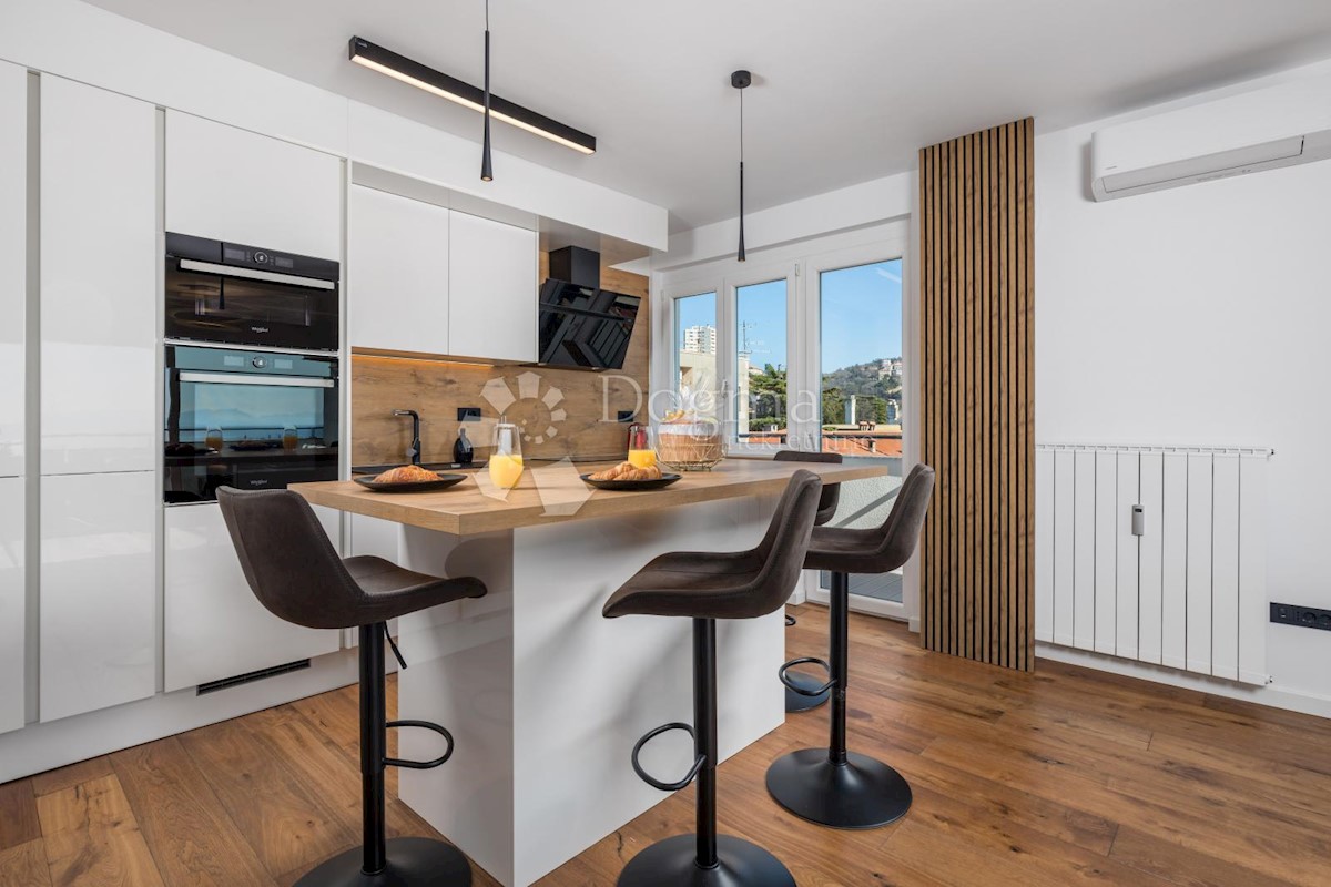 Allogio Centar, Rijeka, 64m2