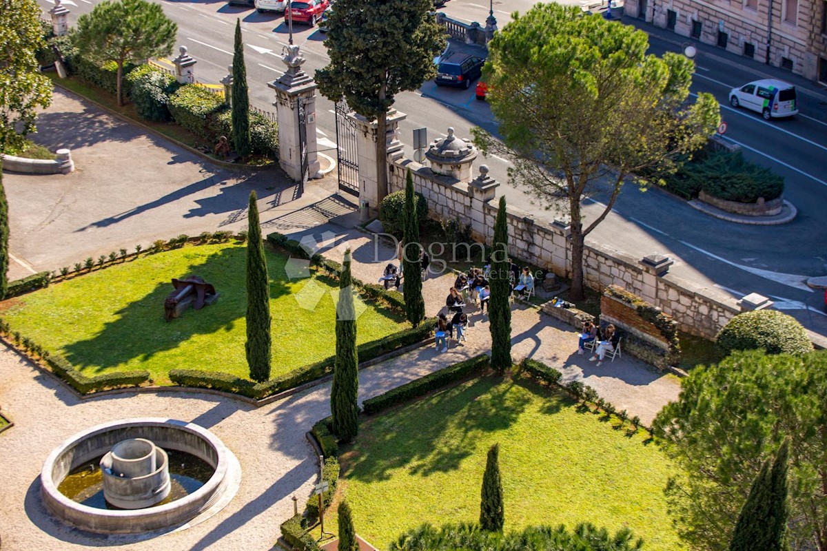 Allogio Centar, Rijeka, 64m2