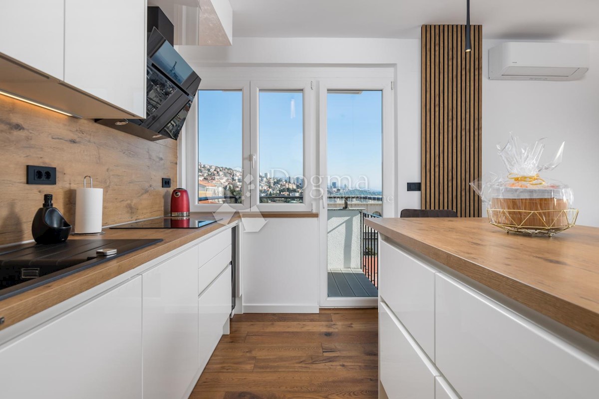 Allogio Centar, Rijeka, 64m2