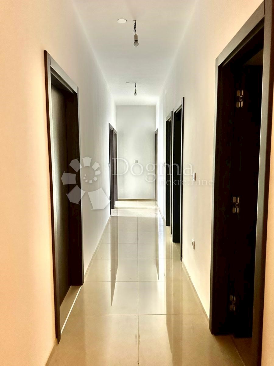 Allogio Centar, Pula, 105m2