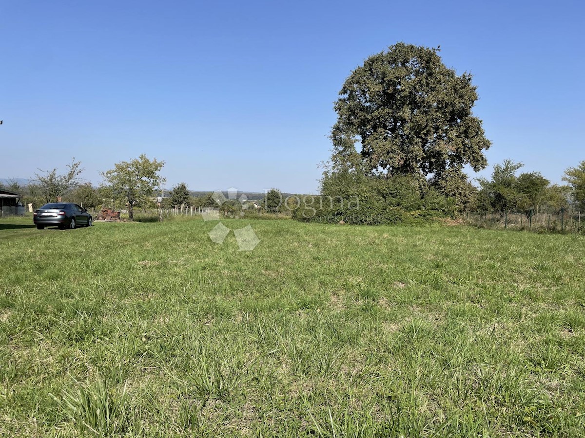 TERRENO EDIFICABILE, AMBIENTE TRANQUILLO, AMBIENTI SACRI