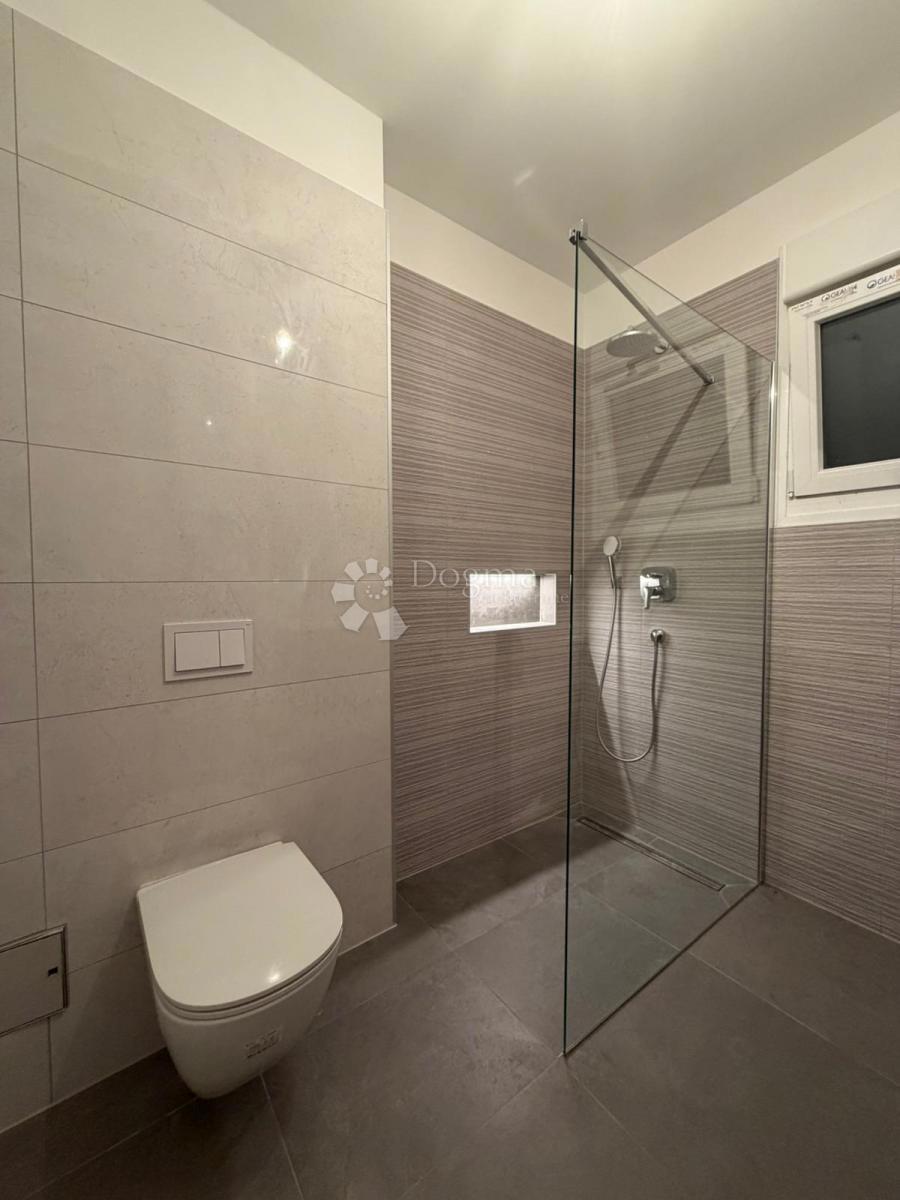 Allogio Okrug Gornji, Okrug, 72,34m2