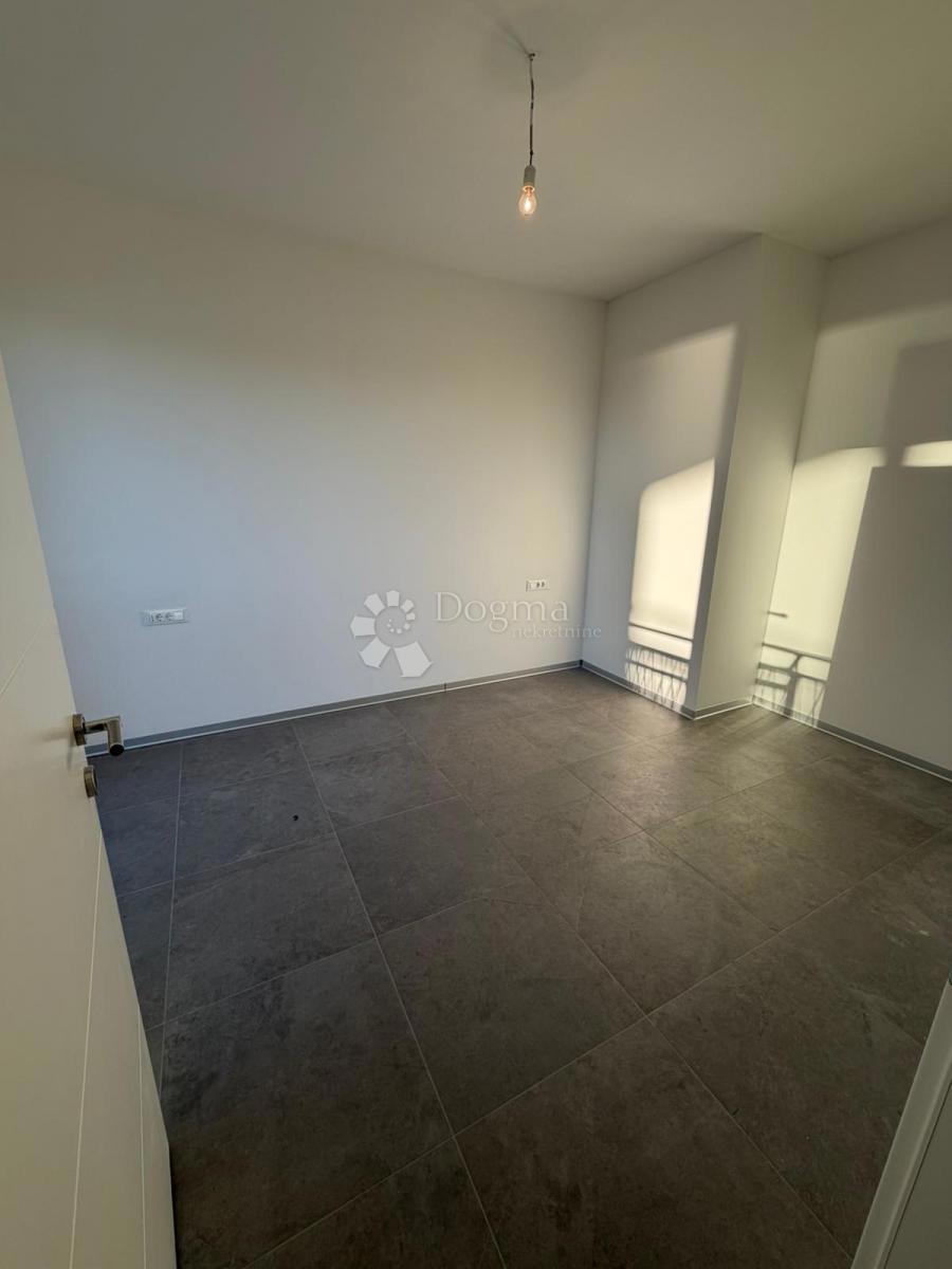 Allogio Okrug Gornji, Okrug, 72,34m2