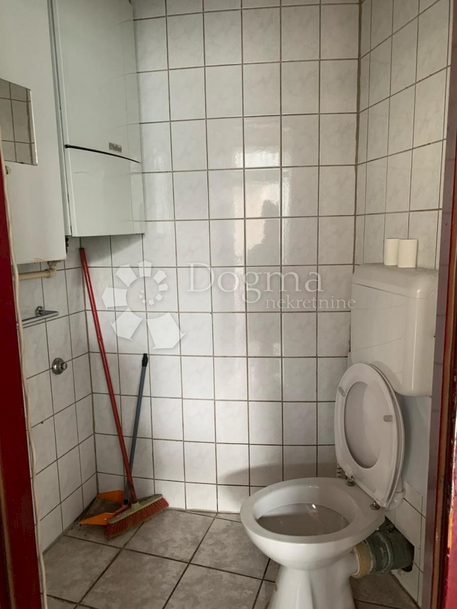 Locale commerciale Borongaj, Peščenica - Žitnjak, 31m2