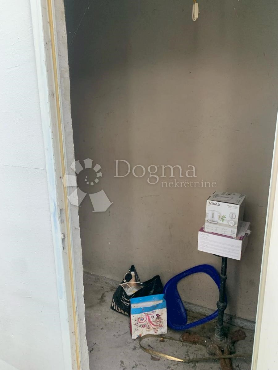 Locale commerciale Borongaj, Peščenica - Žitnjak, 31m2