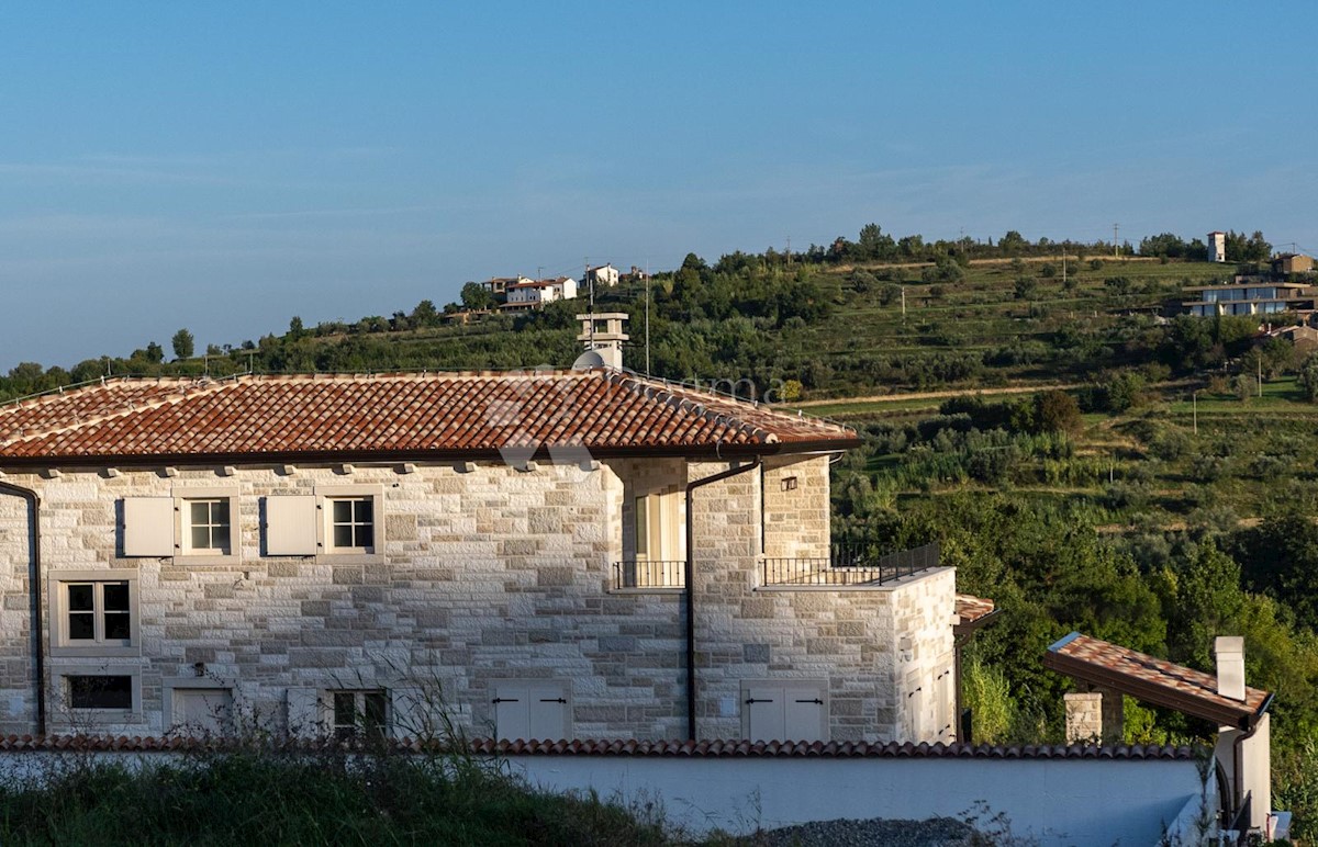 IL SOGNO DI UNA VILLA IN PIETRA D'ISTRIA DIVENTA REALTÀ
