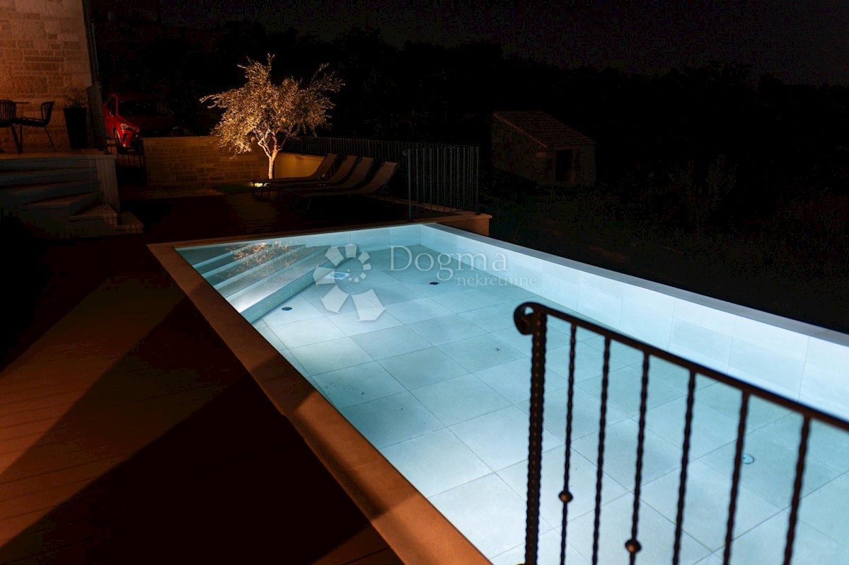 IL SOGNO DI UNA VILLA IN PIETRA D'ISTRIA DIVENTA REALTÀ