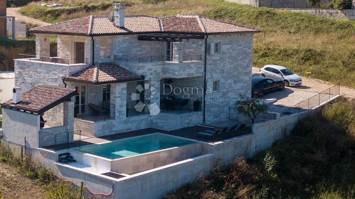 IL SOGNO DI UNA VILLA IN PIETRA D'ISTRIA DIVENTA REALTÀ