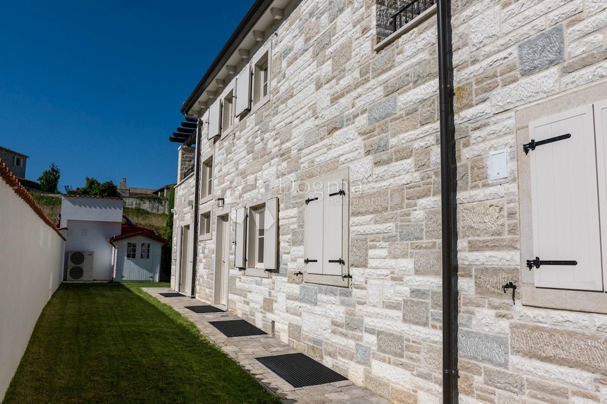 IL SOGNO DI UNA VILLA IN PIETRA D'ISTRIA DIVENTA REALTÀ