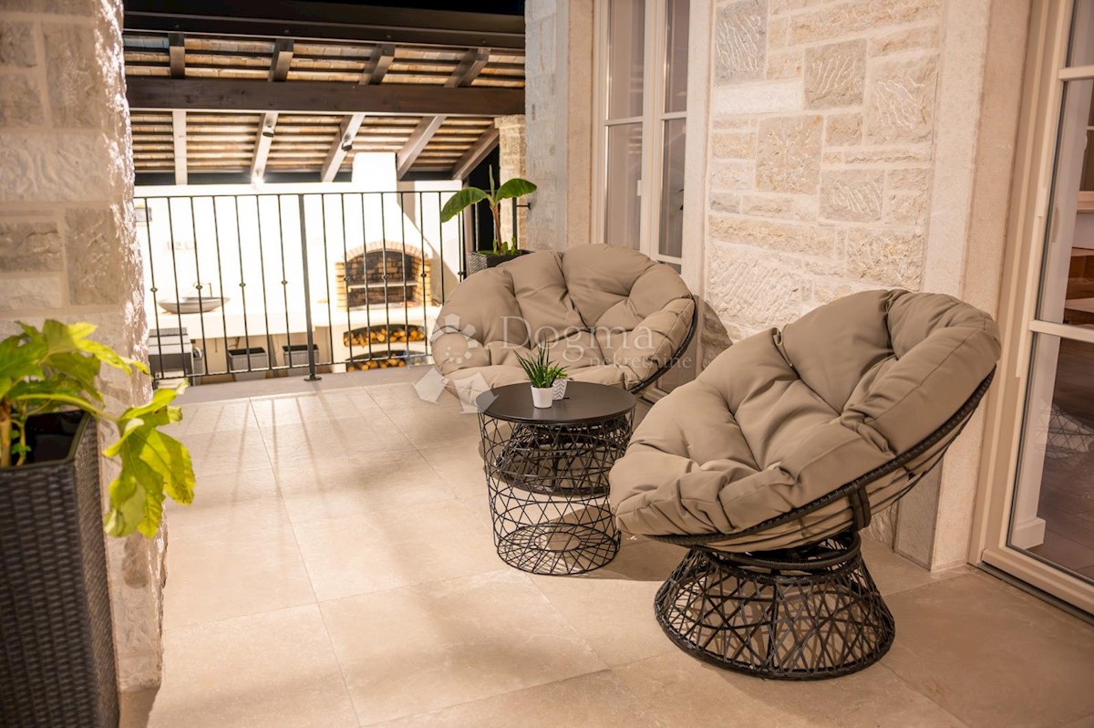 IL SOGNO DI UNA VILLA IN PIETRA D'ISTRIA DIVENTA REALTÀ