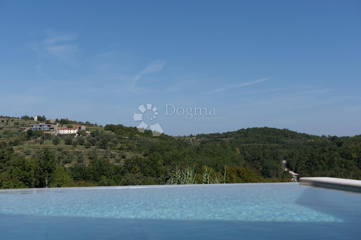 IL SOGNO DI UNA VILLA IN PIETRA D'ISTRIA DIVENTA REALTÀ