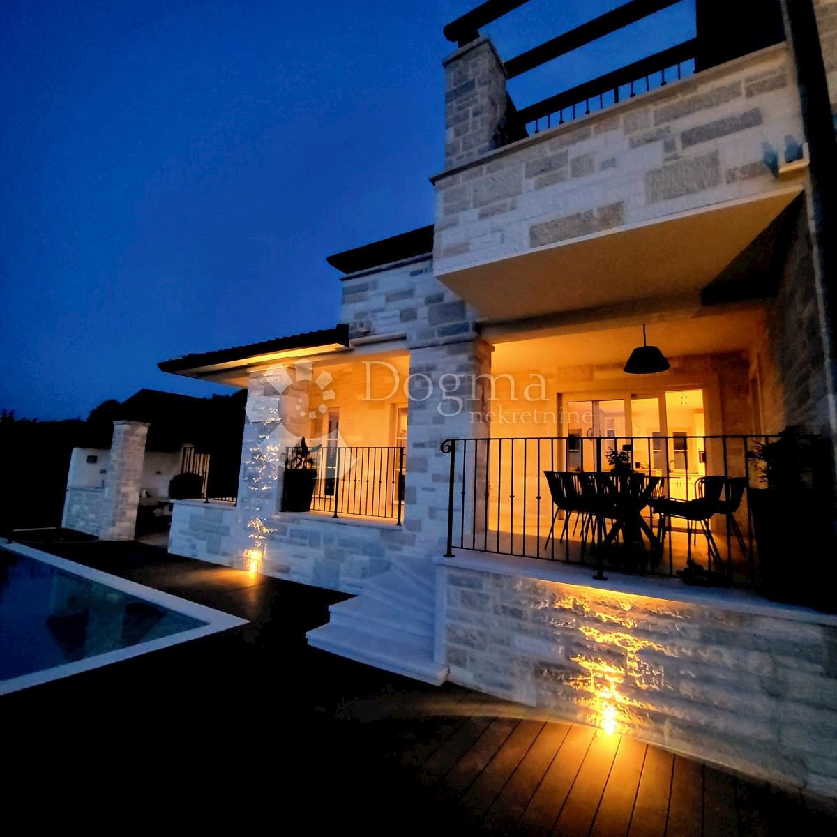 IL SOGNO DI UNA VILLA IN PIETRA D'ISTRIA DIVENTA REALTÀ