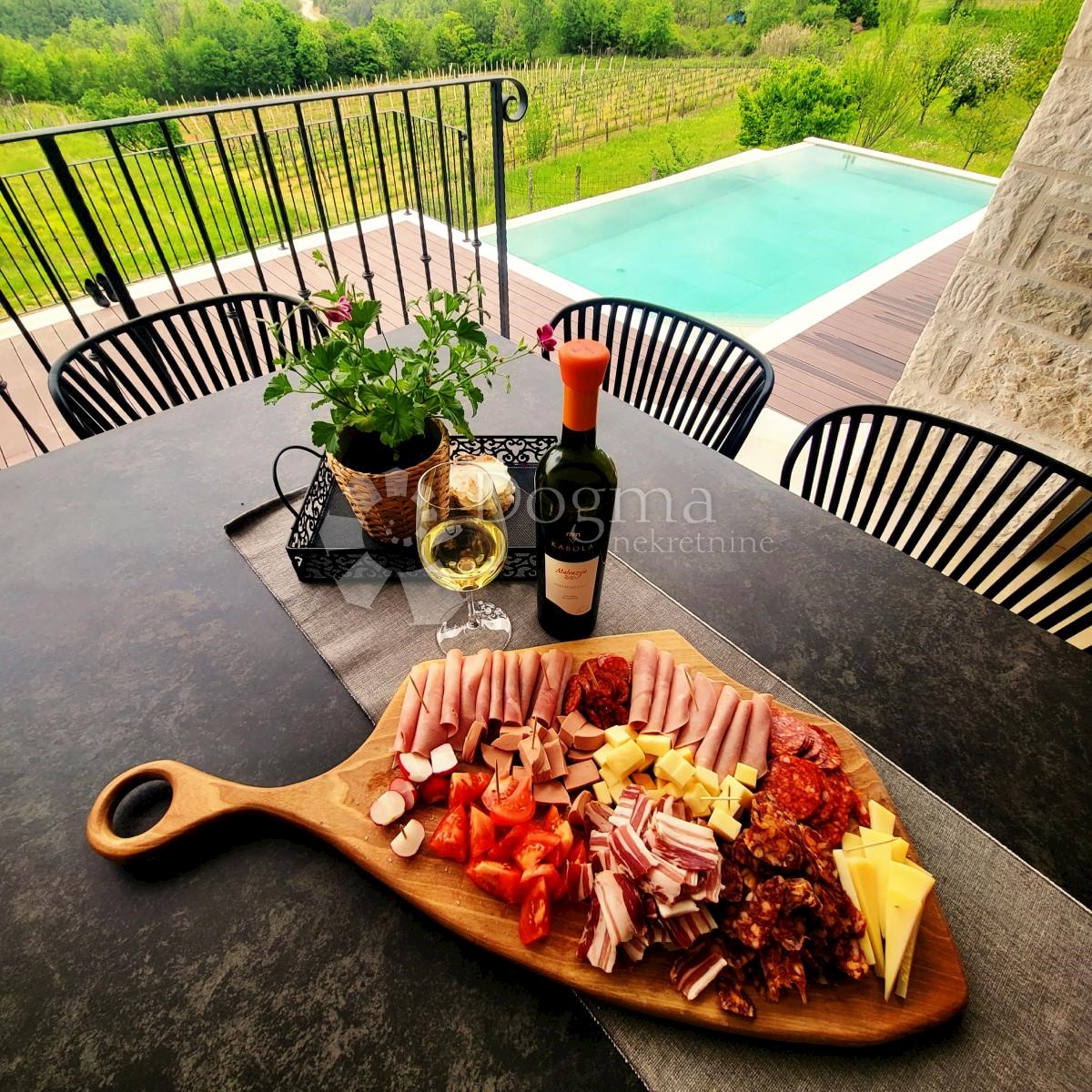 IL SOGNO DI UNA VILLA IN PIETRA D'ISTRIA DIVENTA REALTÀ