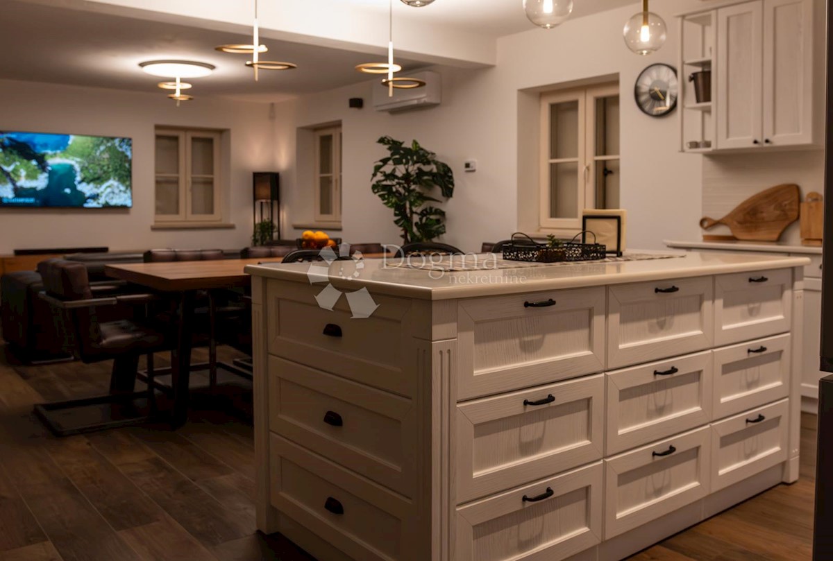 IL SOGNO DI UNA VILLA IN PIETRA D'ISTRIA DIVENTA REALTÀ