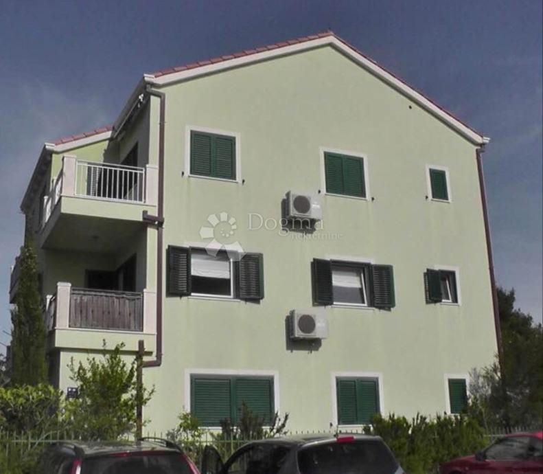 Allogio Dol, Stari Grad, 80m2