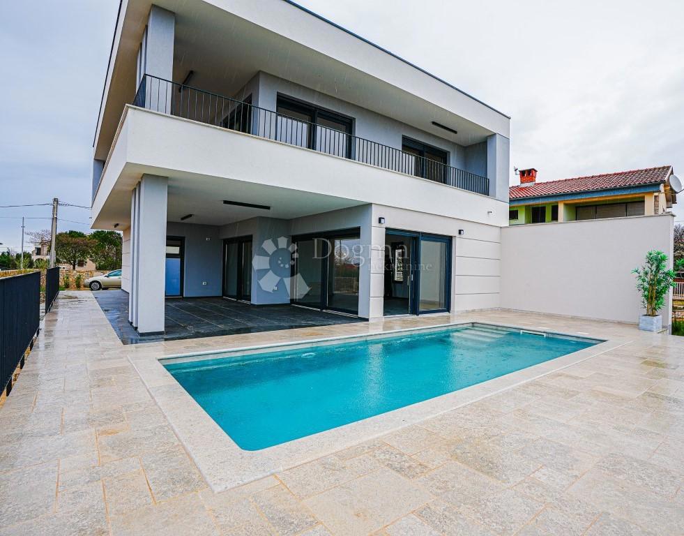 Villa Esclusiva con Piscina