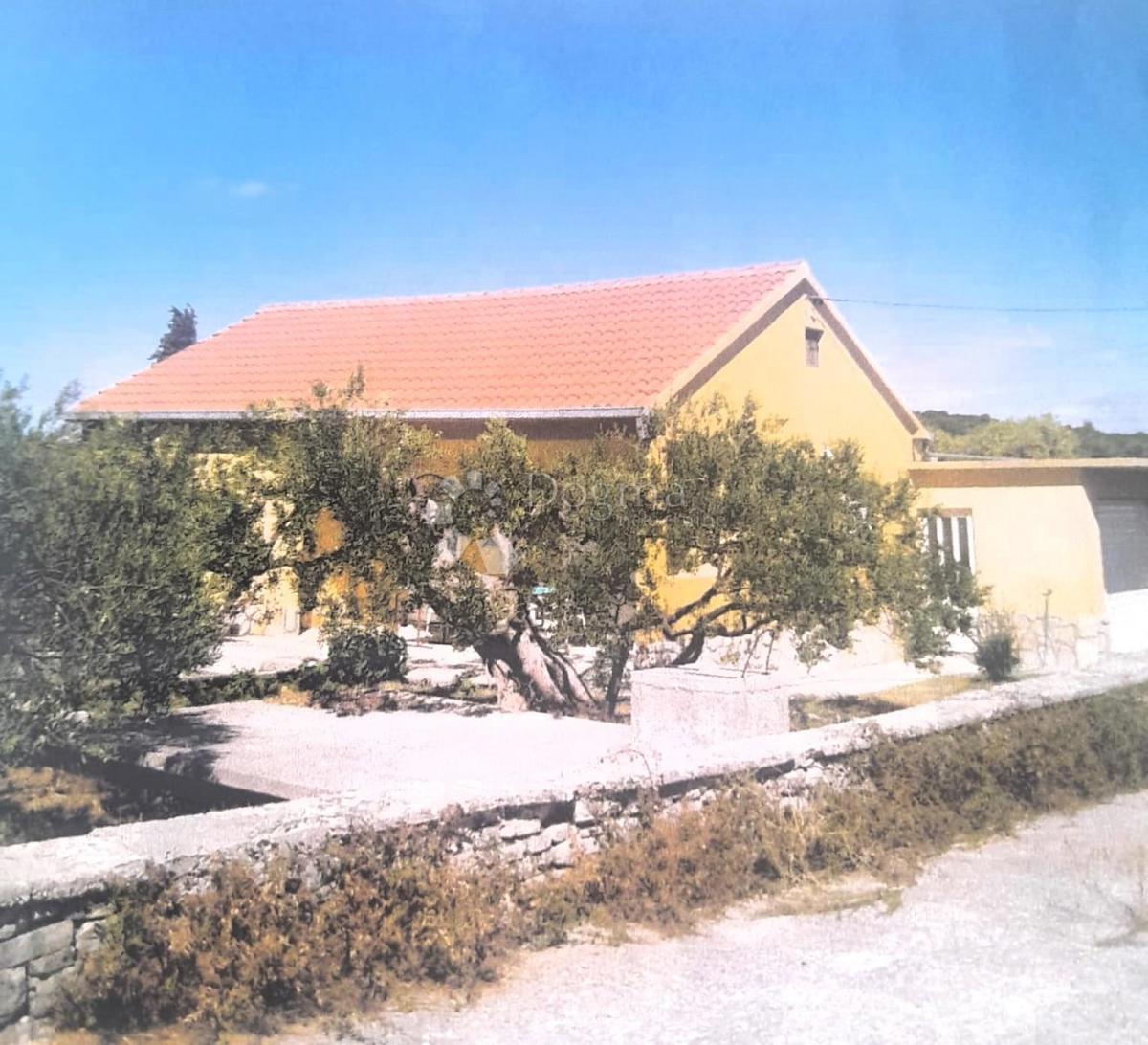 Casa Zastražišće, Jelsa, 103m2