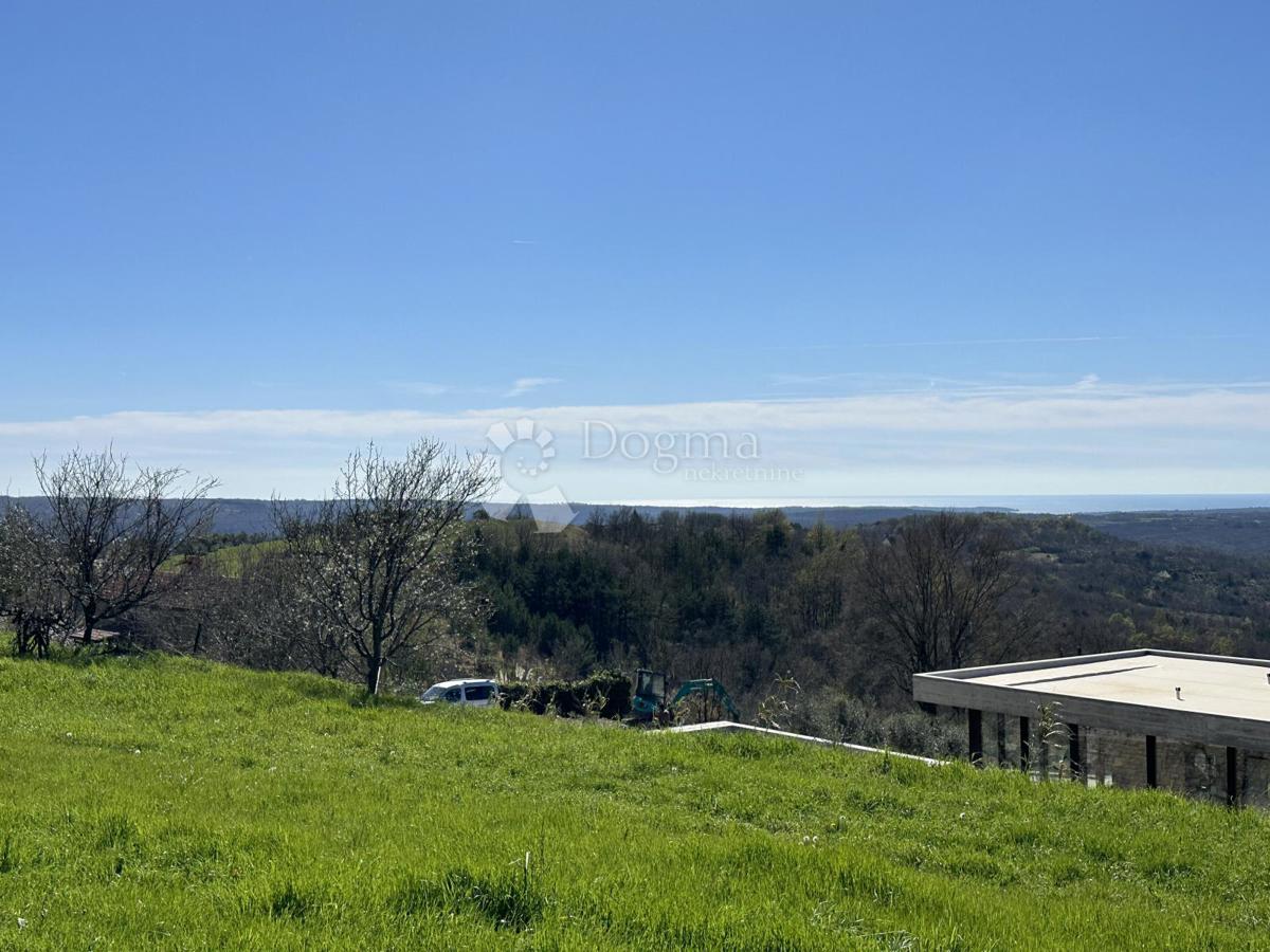 TERRENO CON VISTA PANORAMICA E PROGETTO