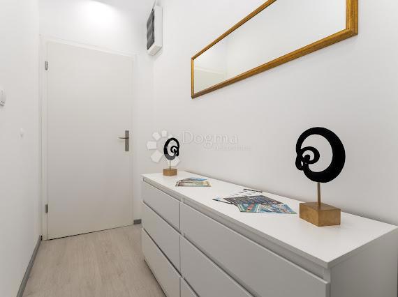 Allogio Centar, Rijeka, 70m2