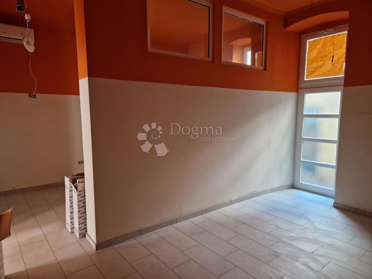 Locale commerciale Centar, Rijeka, 105m2