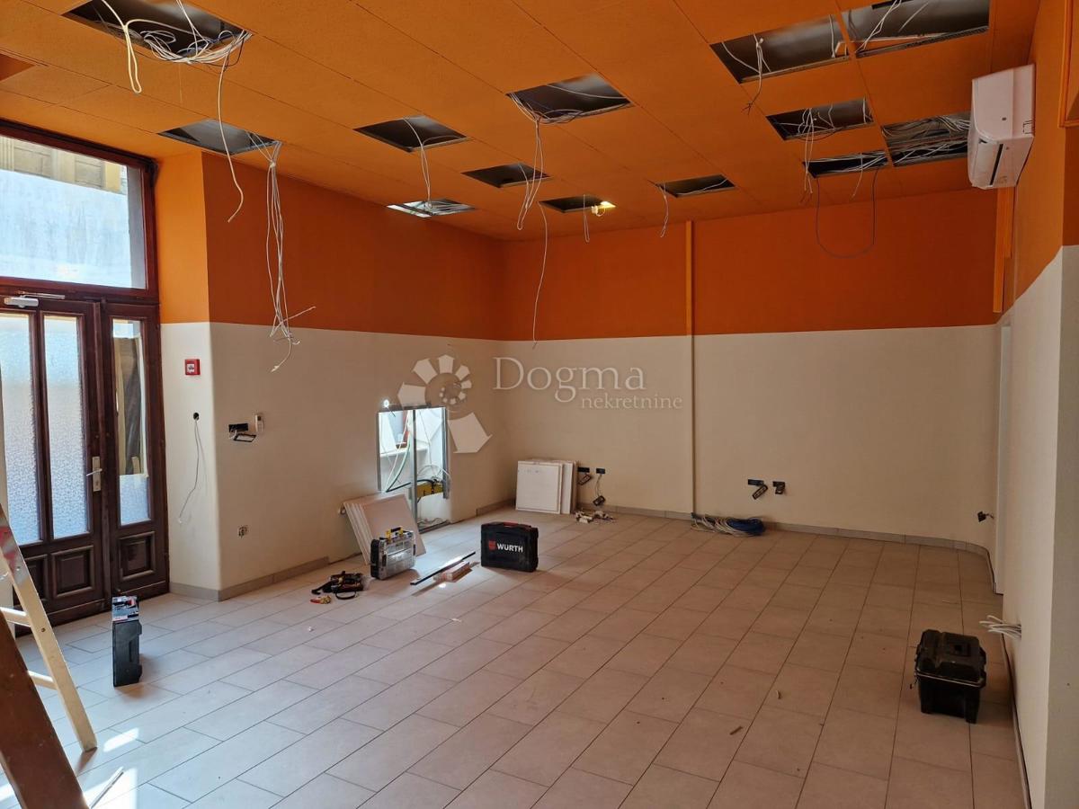 Locale commerciale Centar, Rijeka, 105m2