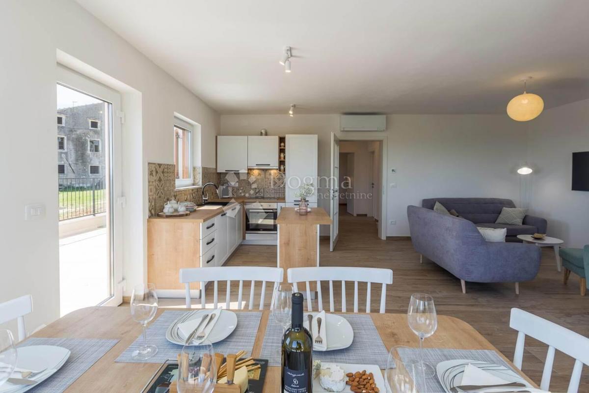 VILLA IN PIETRA CON VISTA APERTA SUL MARE E NELLA NATURA!