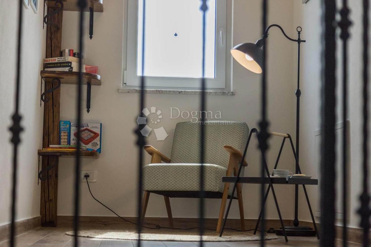 VILLA IN PIETRA CON VISTA APERTA SUL MARE E NELLA NATURA!