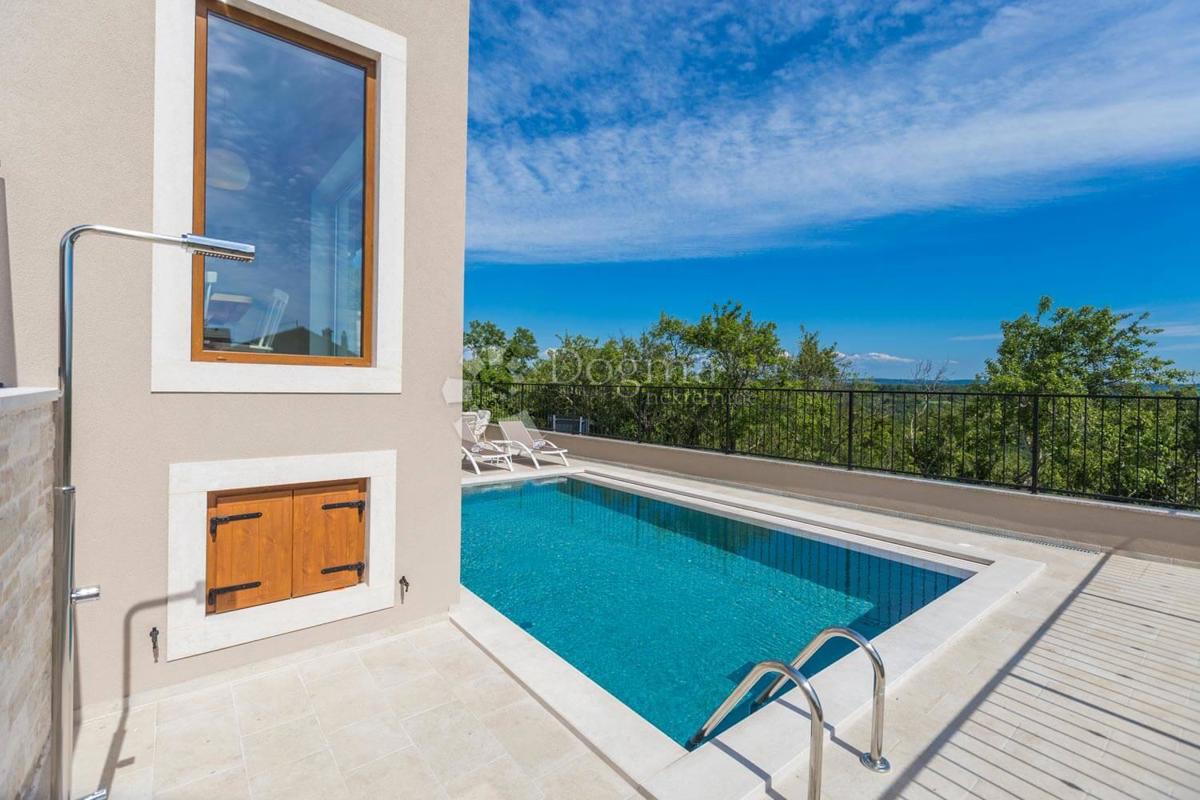 VILLA IN PIETRA CON VISTA APERTA SUL MARE E NELLA NATURA!