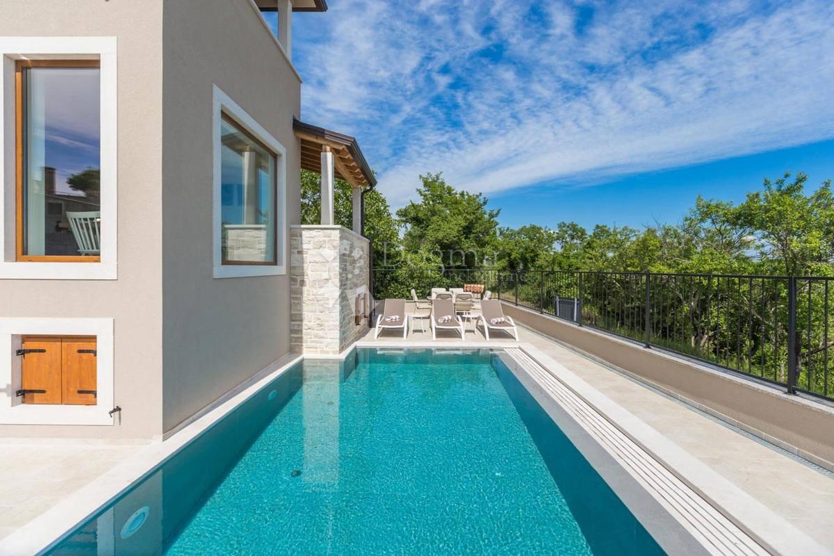 VILLA IN PIETRA CON VISTA APERTA SUL MARE E NELLA NATURA!