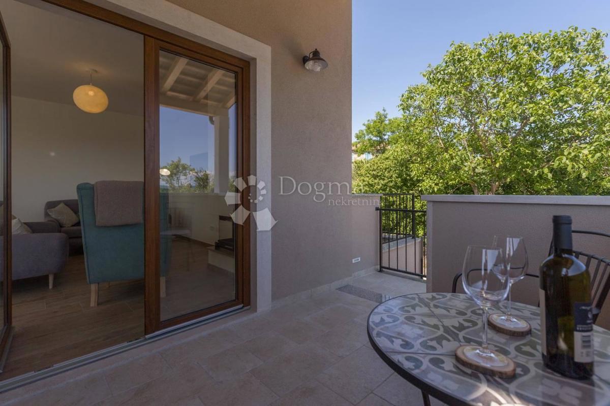 VILLA IN PIETRA CON VISTA APERTA SUL MARE E NELLA NATURA!