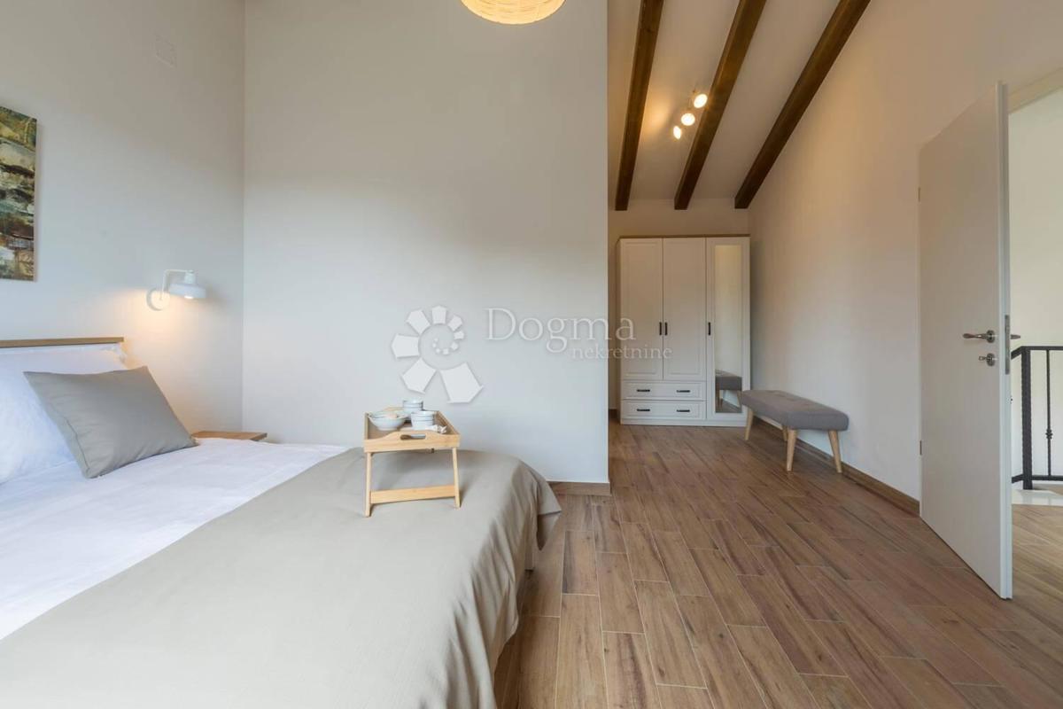 VILLA IN PIETRA CON VISTA APERTA SUL MARE E NELLA NATURA!