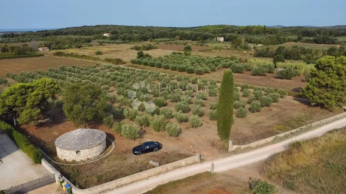 TERRENO CON PERMESSO DI EDILIZIA A 800 METRI DALLA SPIAGGIA