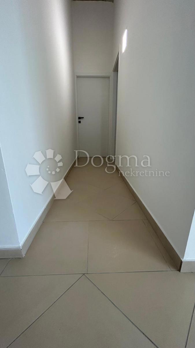 Allogio Veli vrh, Pula, 82,11m2