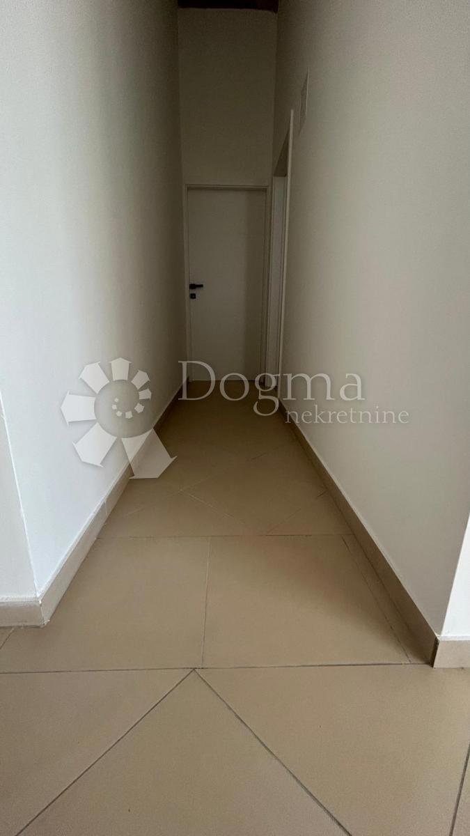 Allogio Veli vrh, Pula, 82,11m2