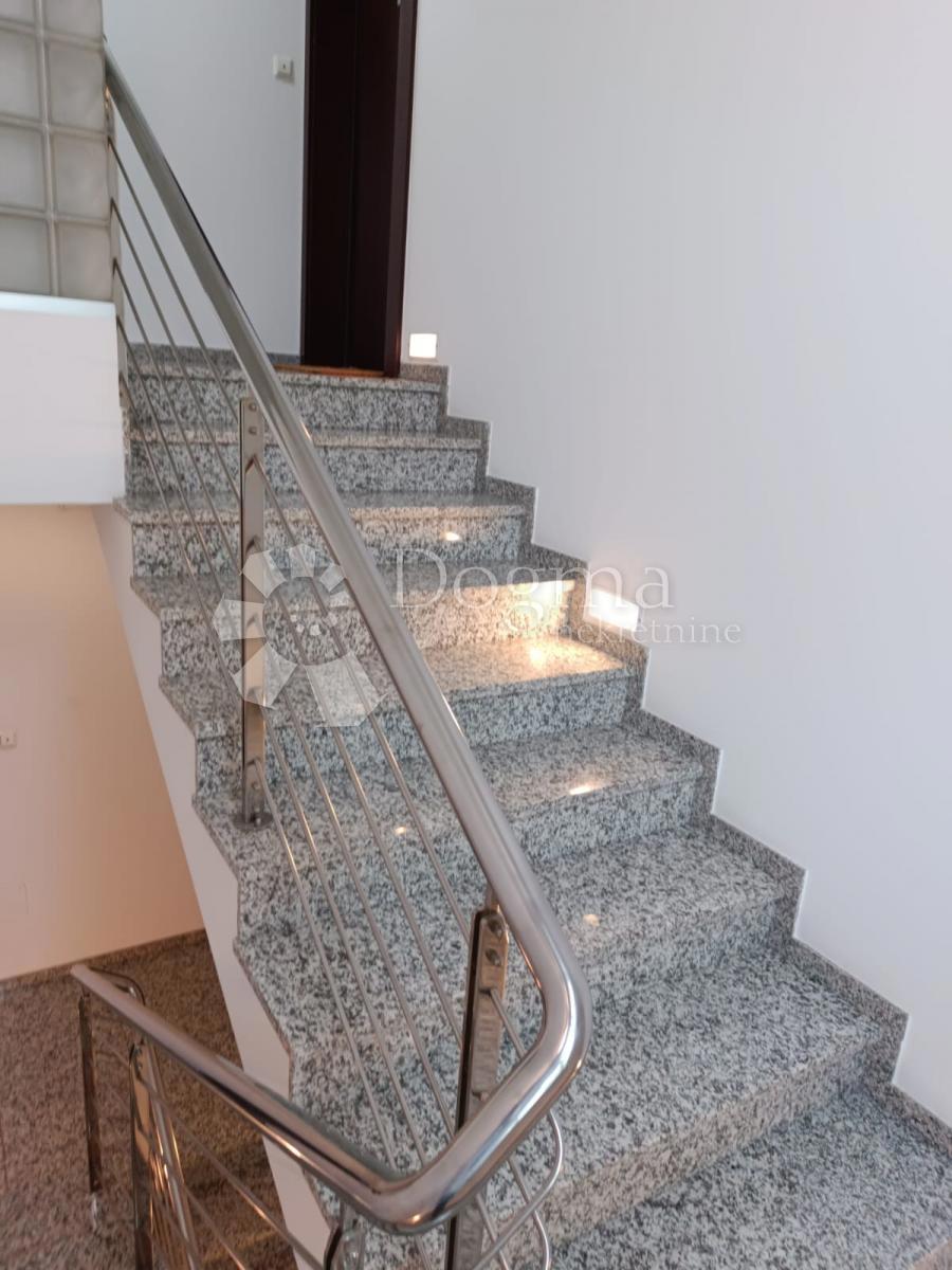 Allogio Srebrnjak, Maksimir, 192m2