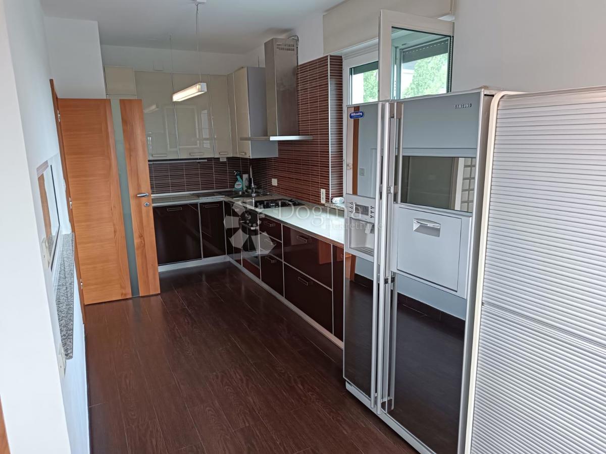 Allogio Srebrnjak, Maksimir, 192m2