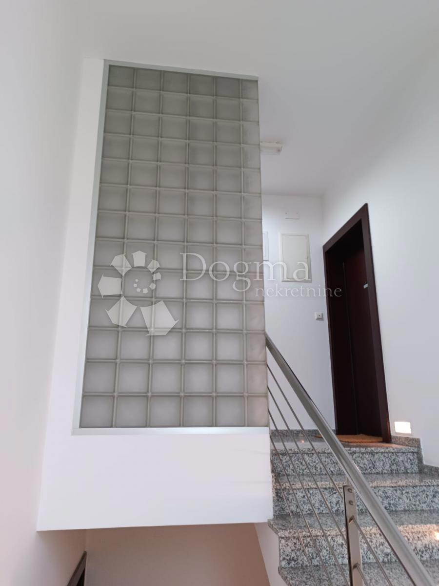 Allogio Srebrnjak, Maksimir, 192m2