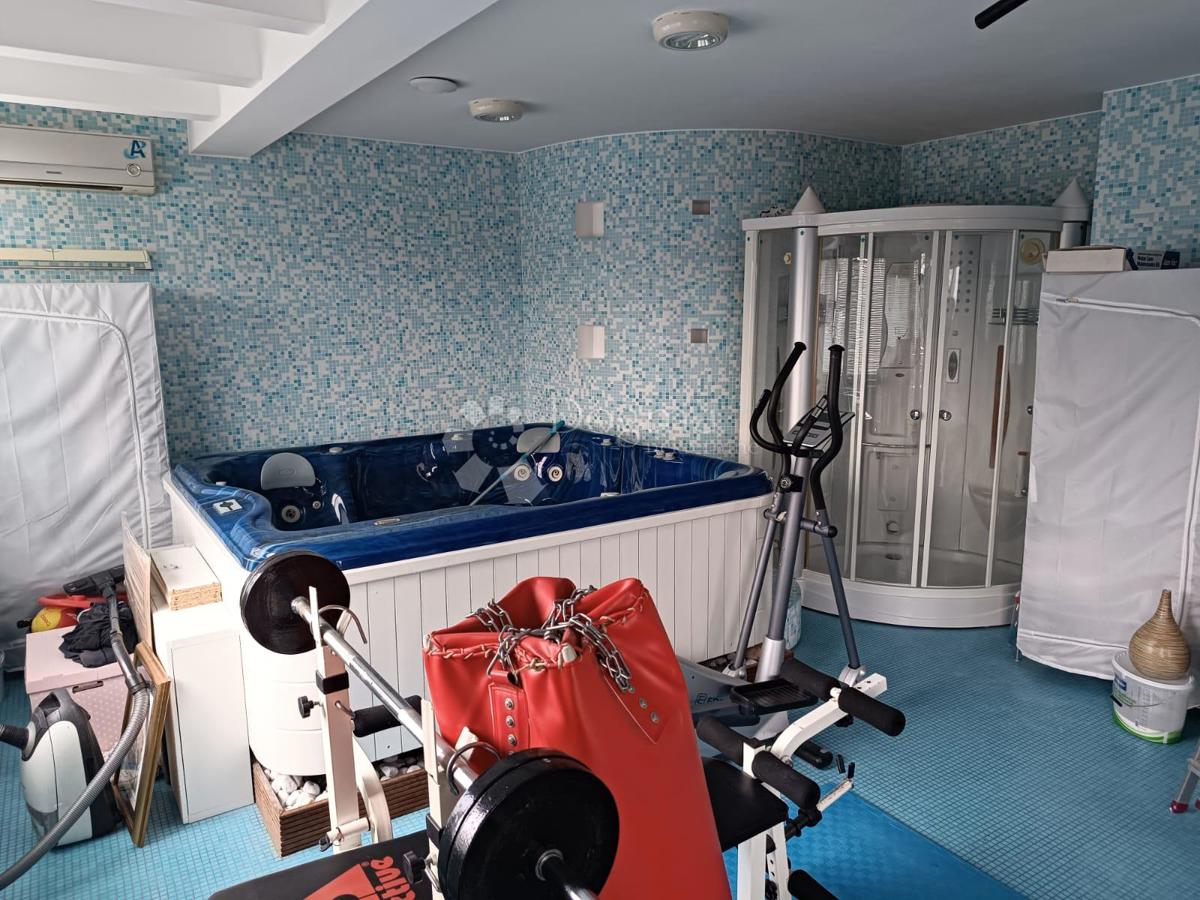 Allogio Srebrnjak, Maksimir, 192m2