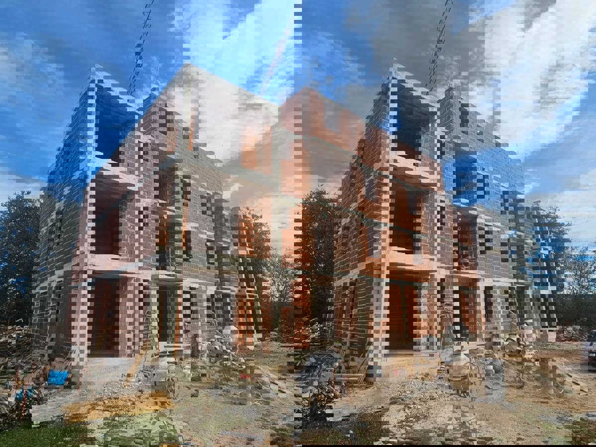 NUOVA COSTRUZIONE CON ASCENSORE, APPARTAMENTO AL 1° PIANO