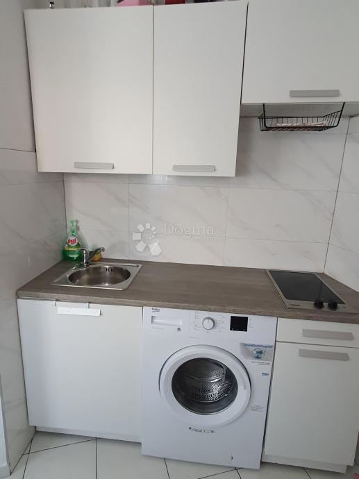 CRNICA - Prekrasna kuća s dva apartmana