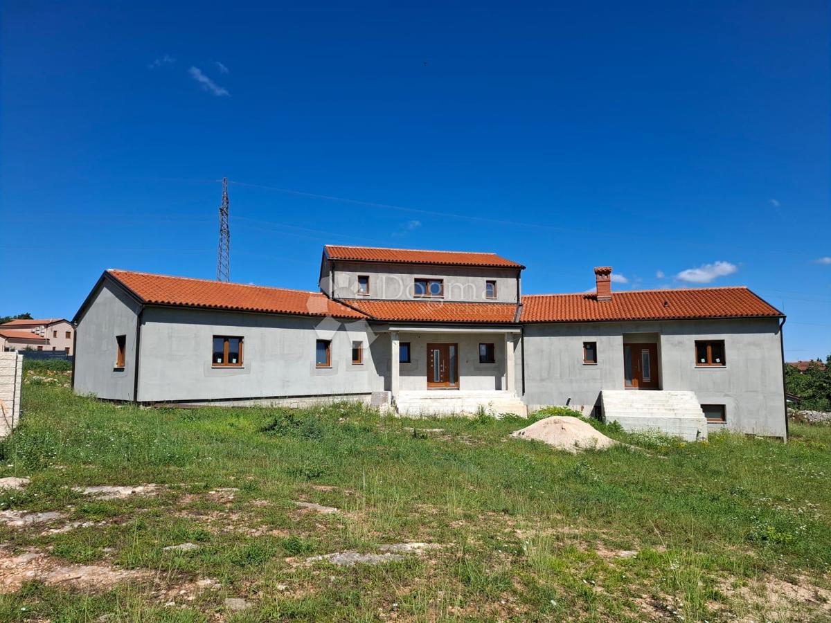 Casa Rovinjsko Selo, Rovinj, 550m2